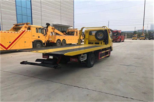 富拉尔基区非事故拖车