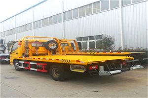 富拉尔基区附近拖车救援搭电