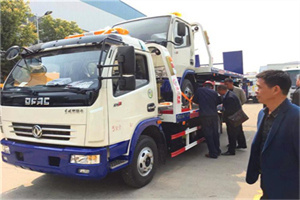 富拉尔基区汽车道路救援拖车价格